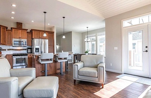 Okanagan-Similkameen House | Merlot by the Lake Cottage #206