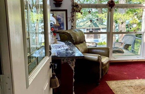 Upper New Cornwall Cottage | Mermaid's Retreat - Caribou Lake Cottage!