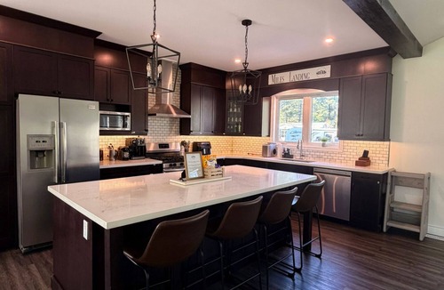 Norland Cottage | Miles Landing - Waterfront Cottage in Kawartha Lakes (Gull River)