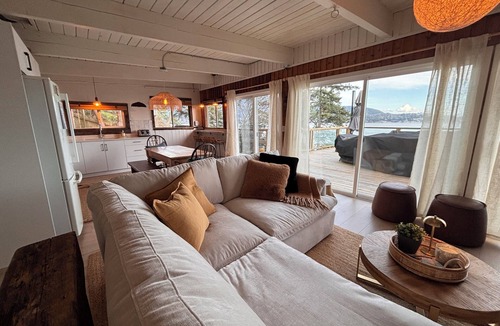 Bowen Island Apartment | Miller Oceanfront Retreat | Cabins by the Sea