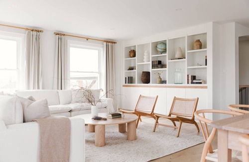 Prince Edward House | Minutes to Sandbanks Beach & Wineries Cold Plunge
