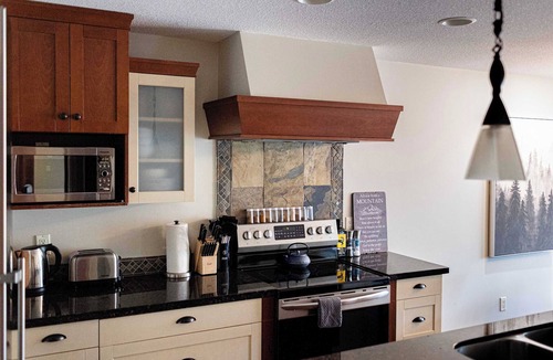 Canmore Apartment | Misty Mountain 204