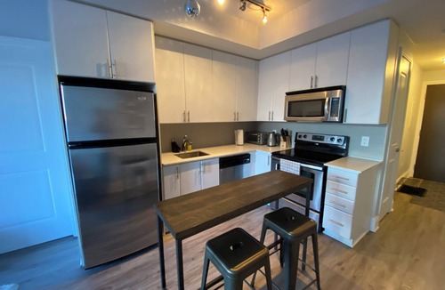 Fashion District Apartment | Modern 1 BR Near CN Tower - 10 Min Walk
