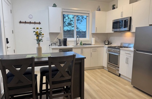 Langford Apartment | Modern 1BR Suite | Laundry, Workspace, Private Entry