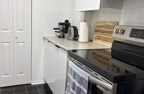 Clanton Park Apartment | Modern 2BR Condo close to mid and downtown! Underground parking, walk to subway!