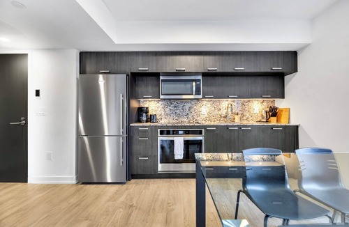 Grange Park Condo | Modern 2BR Downtown Toronto Condo | Near Queen St & Univ Ave | Work-Friendly