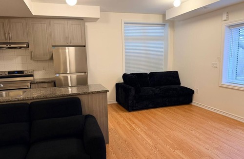 Brampton House | Modern 2BR Suite | Near Airport | Free Parking | Easy Access to Downtown Toronto