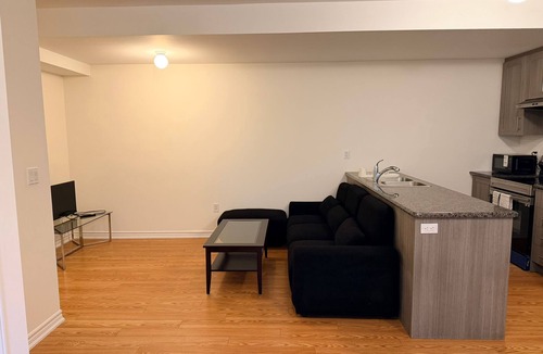 Brampton House | Modern 2BR Suite | Near Airport | Free Parking | Easy Access to Downtown Toronto