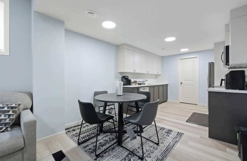 Southwest Calgary House | Modern 2BR Suite Private Entry Spruce Meadows