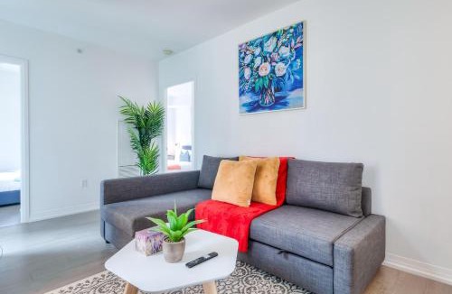 Garden District Apartment | Modern 2BR Suite with 2 Queen Beds - Downtown Toronto