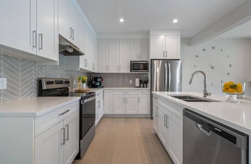 Marda Loop Apartment | Modern 3Br Altadore Home Near Downtown