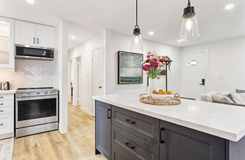 Cooksville House | Modern 3BR Home, Close to Port Credit