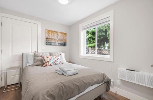 Riley Park-Little Mountain House | Modern 3BR Lane House Vancouver