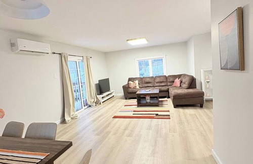 Halifax Apartment | Modern 3BR Near Long Lake Minutes to Downtown