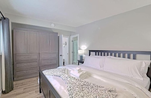 Calgary House | Modern 3BR Suite Steps to C-Train Near Zoo & DT