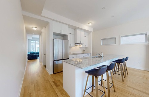 Richmond Hill House | Modern 4Bed Home in Richmond Hill/Rooftop Terrace & EV Charger