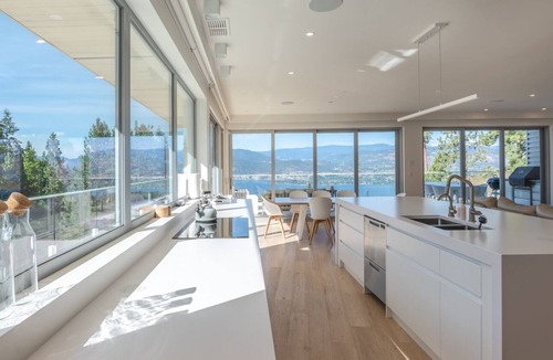 Okanagan-Similkameen Villa | Modern 5 Bedroom Villa - Summer Rental