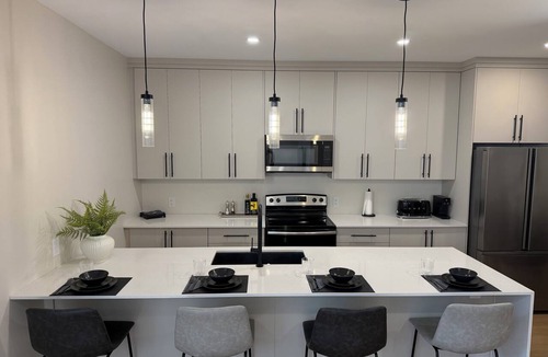 Carlingwood West - Glabar Park - McKellar Heights Apartment | Modern Apartment Westboro