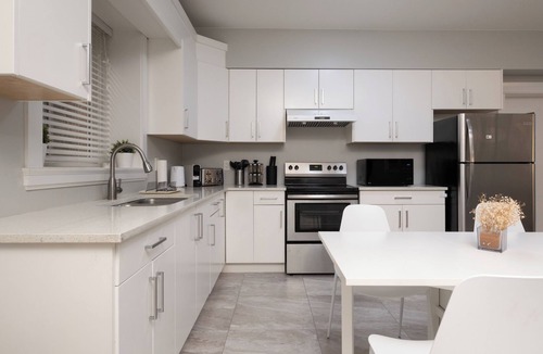 Delta House | Modern Comfort 2BR in Delta - Near Parks & Shops