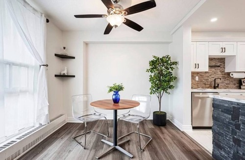 Hamilton Apartment | Modern Condo located in quiet area near downtown