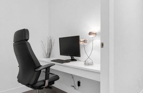 Downtown Vancouver Apartment | Modern Corner apartment in downtown