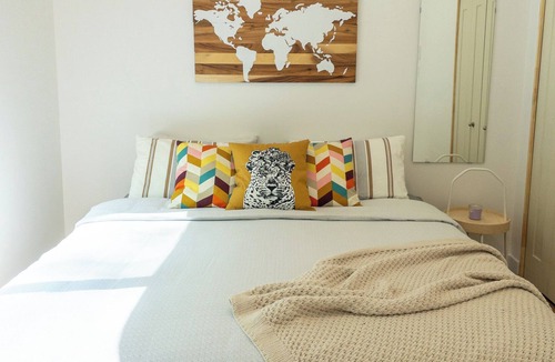La Peche Ski Chalet | Modern Cottage, 15 min from Wakefield, Ski in-and-out (Pets welcome!)
