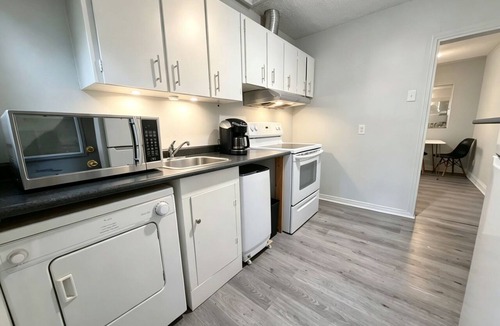 Oakridge House | Modern Cottage Near Beaches Subway Free Private Parking
