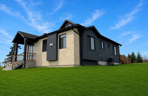 Roseneath House | Modern Countryside Retreat | Near Rice Lake