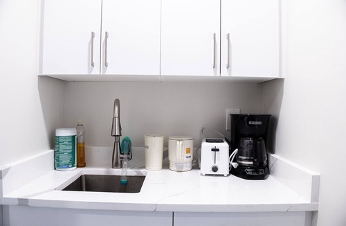 Winnipeg House | Modern, Cozy & Stylishly Furnished Suite | Private Entrance