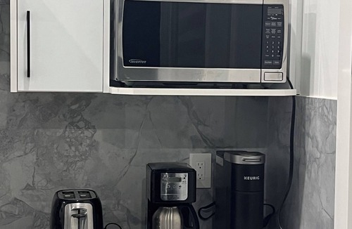 Delta House | Modern Delta Stay Near Vancouver + Parking
