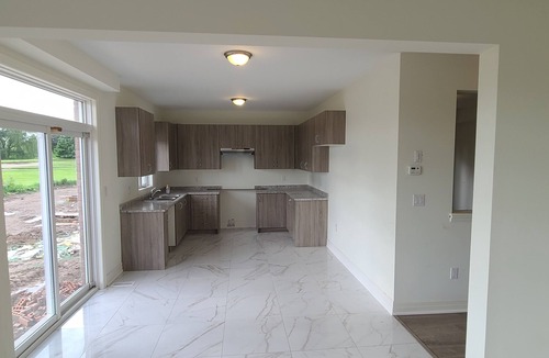 Fort Erie House | Modern Detached Home backing onto a golf course in Fort Erie