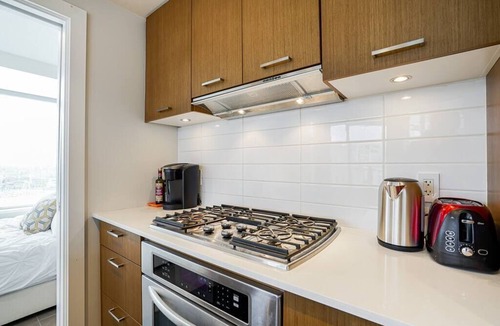 Downtown Vancouver Apartment | Modern Downtown Apartment with Water Views