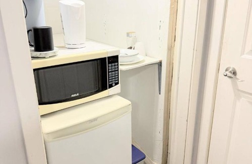 Delta House | Modern Ensuite Studio Own Entrance Self Check-in
