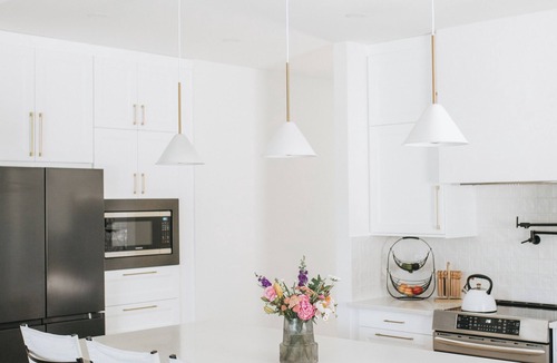 Foothills House | Modern Escape Into The Hills nMinutes from Ski Hill & Town
