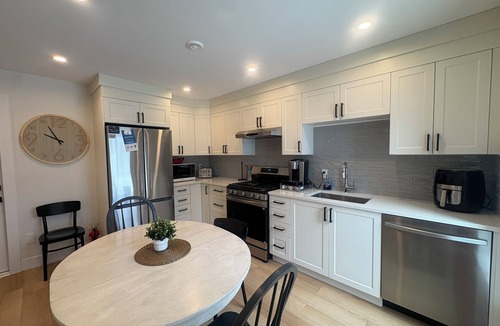Crawford House | Modern Family Retreat w/Pool, Near Beaches and Wineries