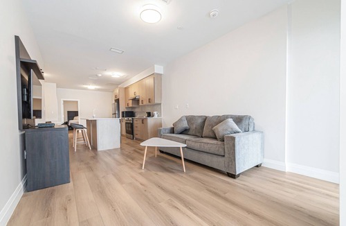 Dean Park Apartment | Modern Fully Furnished 3 Bedroom Apartment Unit 6