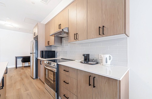 Dean Park Apartment | Modern Fully Furnished 3 Bedroom Apartment Unit 6
