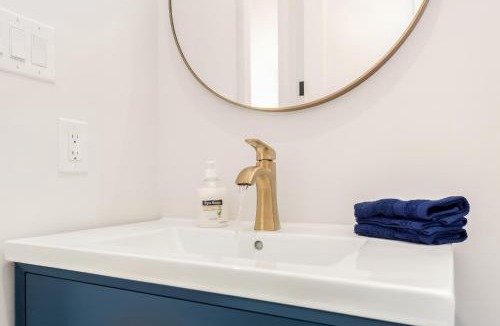 Bronte House | Modern Gem 8 min Walk to Marina Near Downtown