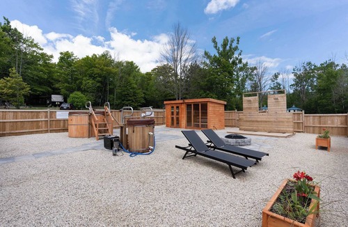Miller Lake House | Modern Glamping RV | Near Tobermory & Grotto