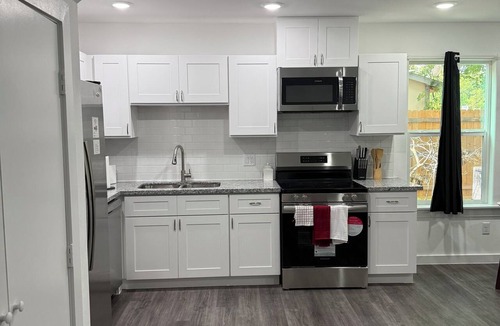 Northeast Houston House | Modern luxe townhome -15 minutes away from downtown