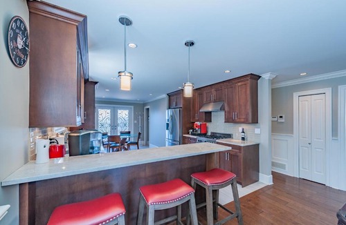 Renfrew-Collingwood Apartment | Modern Luxurious Escape in the Heart of Vancouver