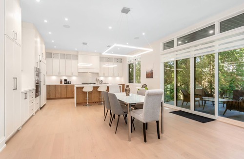 Bronte House | Modern Luxury Home | Minutes to Bronte Harbour & Downtown Oakville