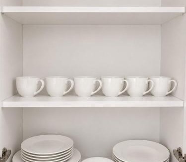 Killarney Apartment | Modern Luxury Killarney Retreat with AC and Sleeps 8
