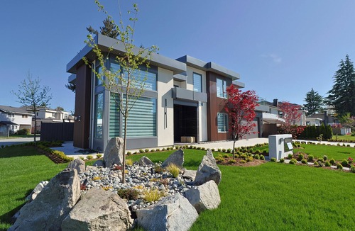 Richmond House | Modern luxury villa with 4 ensuites. Perfect for large family gatherings.