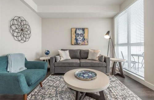 Downtown Victoria Apartment | Modern Old Town Suite With Private Balcony