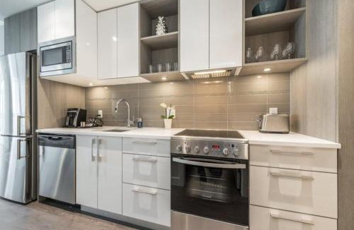 Downtown Victoria Apartment | Modern Old Town Suite With Private Balcony