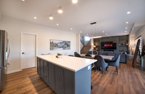 Washago House | Modern Orillia Retreat - W/ Game Room