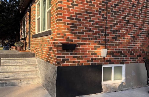 Guelph Apartment | Modern Private 2-Bedroom Guest Suite l Free Parking l Self Check-in!