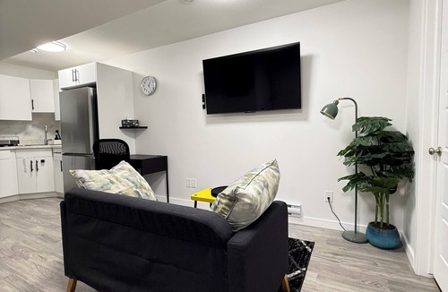Regina House | Modern Private Suite in Regina w/Separate Entrance