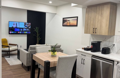 Division No. 11 House | Modern | Quiet | Cozy 2BR Retreat in Fenwyck Spruce Grove